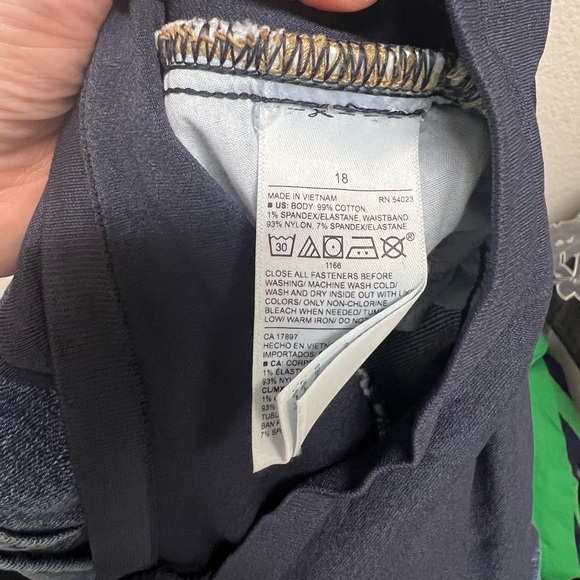 Old Navy Maternity Boyfriend Full Panel Shorts - Plus Size 18 - Picture 4 of 4